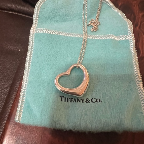 LOVELY ELSA PERETTI OPEN HEART PENDANT - Picture 2 of 6